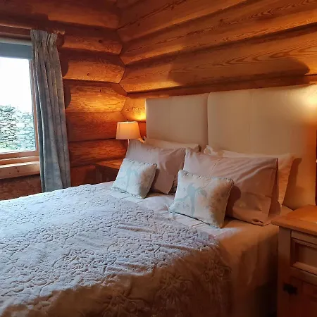 Chalet Damson Cabin