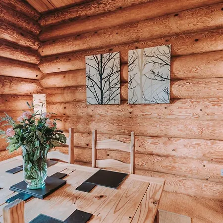 Damson Cabin شاليه *