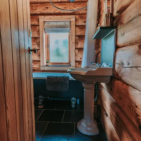 Damson Cabin Chalet *