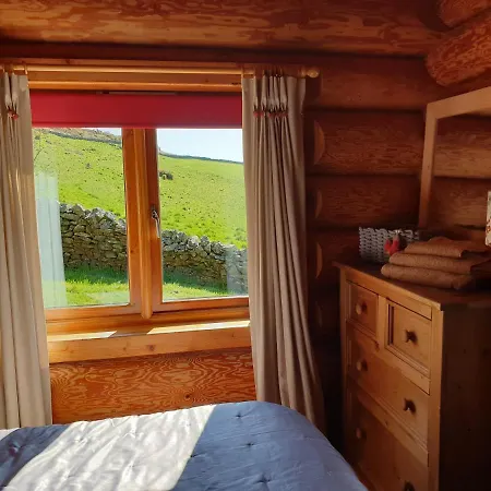 Chalet Damson Cabin *